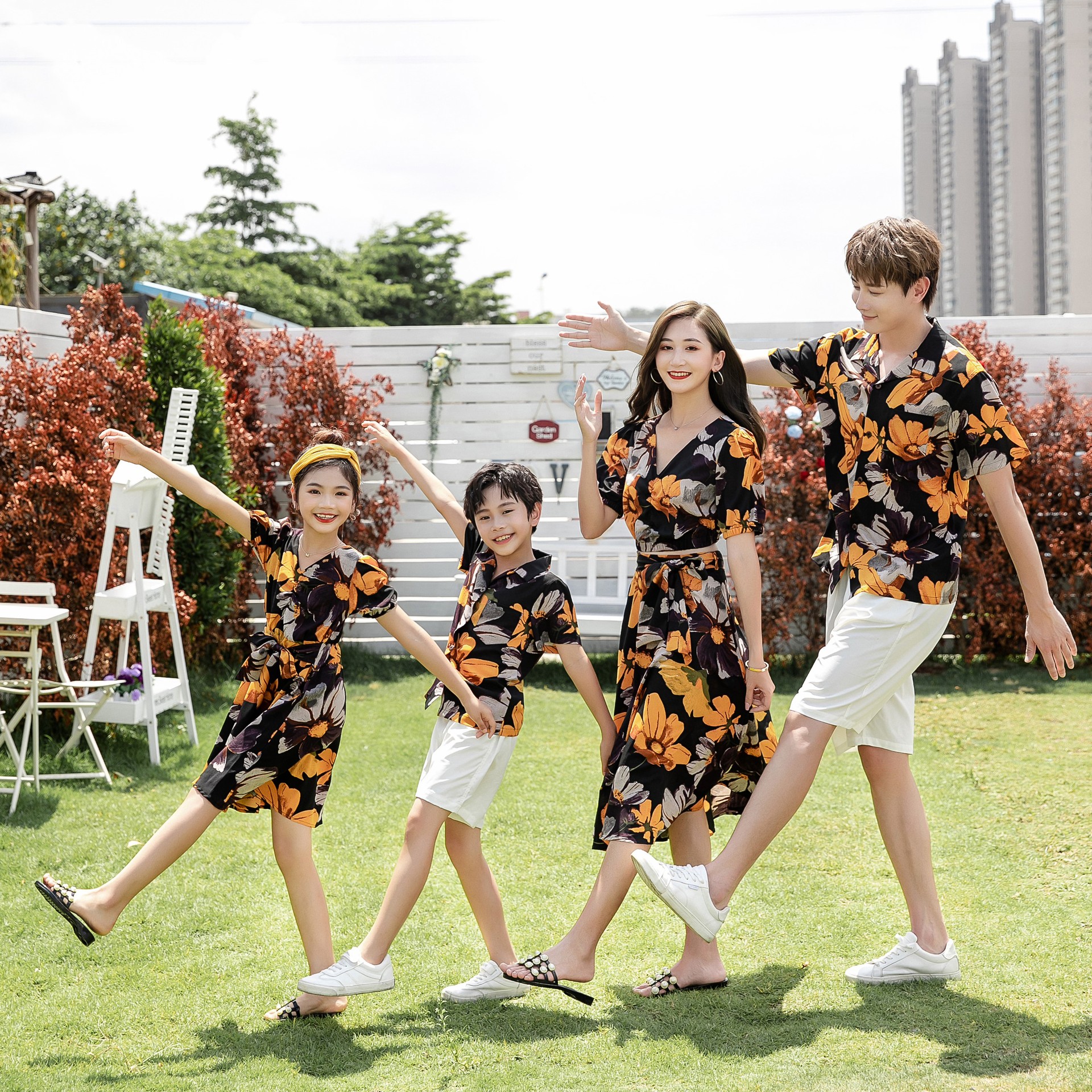 New parent-child clothing, summer clothing, beach vacation, family clothing, short-sleeved skirts, vacation style suits for boys and girls for a family of four