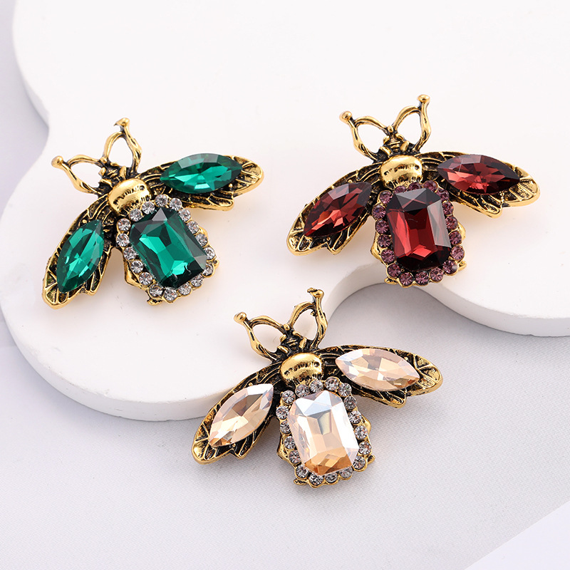 New Diamond-Studded Brooch Cute Creative Bee Anti-Exposure Chest Flower Personalized Colorful Pin Suit Clothing_voghion.com