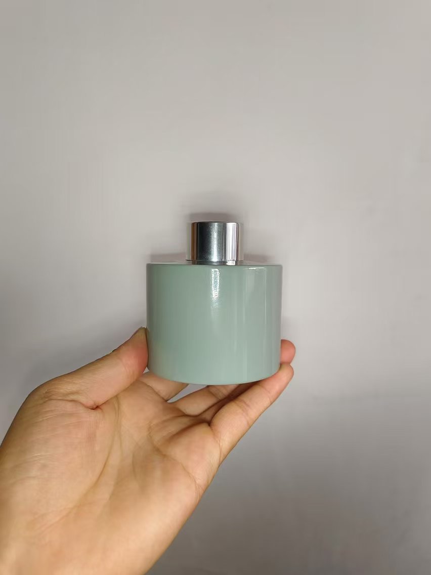 진한 녹색(캡이 없는 네이키드 병); 120ML