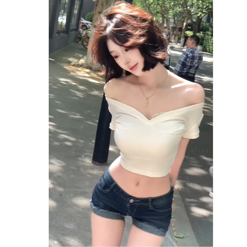 Korean Style Sexy Rolled Hem Denim Shorts for Women Summer 2025 New Low-Waist Slimming Hot Girl Hip-Hugging Hot Pants
