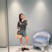 m潮牌高定25秋冬新款小众设计拼色假两件字母点缀V领宽松套头毛衣