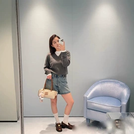 女式针织衫;连衣裙;吊带背心