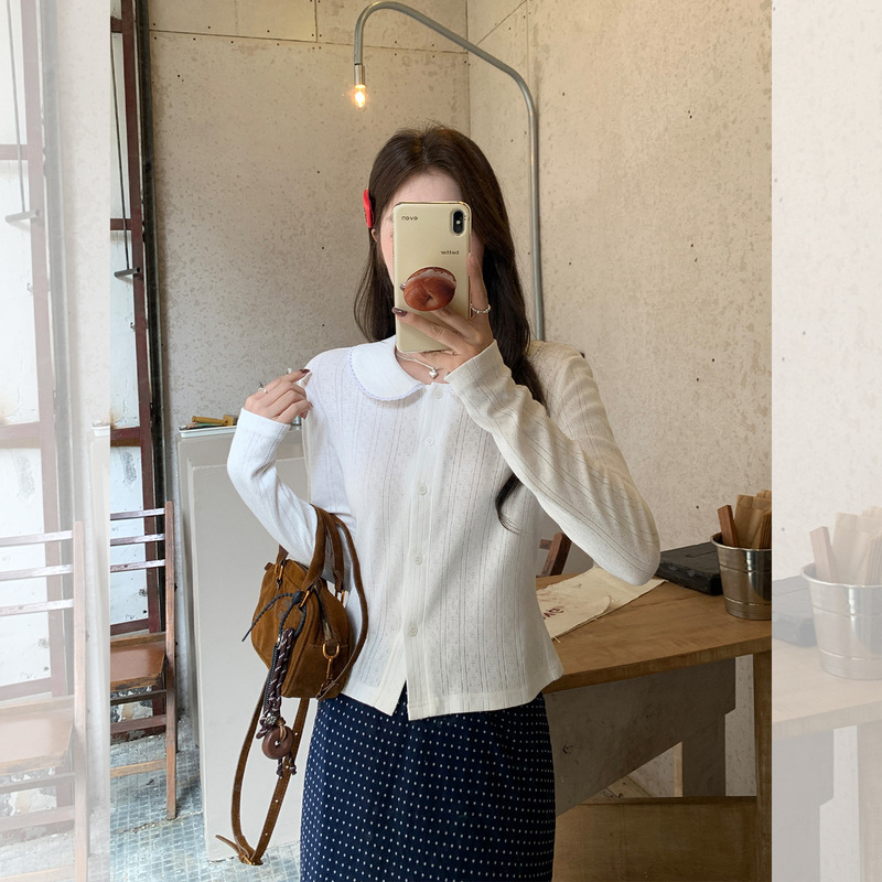 White Doll Collar Long-Sleeve T-Shirt for Women, Inner Layer Base Shirt, 2026 Autumn Turn-Down Collar Cardigan with a Stylish Slim-Fit Design