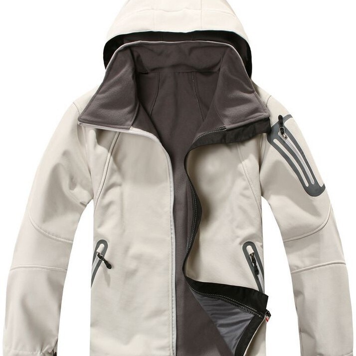 Factory wholesale outdoor soft shell assault clothing men's and women's mountaineering warm fleece soft shell clothing autumn and winter leisure sports coat Factory wholesale outdoor soft shell assault clothing men's and women's mountaineering warm fleece soft shell clothing autumn and winter leisure sports coat