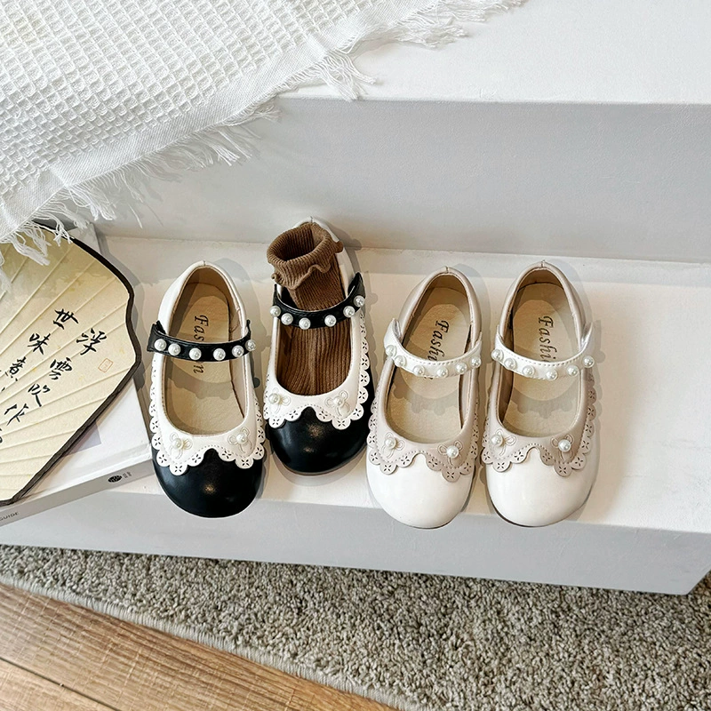 Маленькие кожаные туфли 2024 весна лето новая национальная обувь для девочек в стиле жемчуг мода одиночные туфли