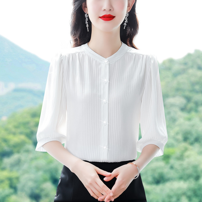 High-End Silk Women's Three-Quarter Sleeve Shirt, Solid Color, Fashionable Middle-Aged Mom Cardigan, Summer Silk Blouse High-End Silk Women's Three-Quarter Sleeve Shirt, Solid Color, Fashionable Middle-Aged Mom Cardigan, Summer Silk Blouse