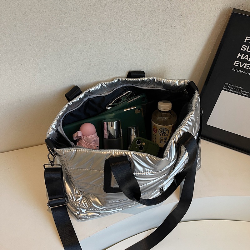 Bolsa deportiva de alta capacidad de moda para viajar, bolsa de hombro, nueva moda de viaje de corta distancia transfronteriza.