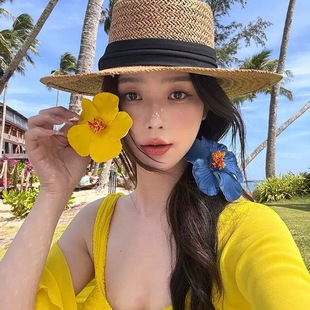 ��ɫ��Ͱ���ɣ����l�AŮ�Շ��г�Ƭ���R��߅�A��߅�ȼ��L�u����
