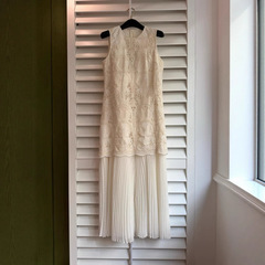 フランスの25夏の新型の淑女のジャカードの刺繍の袖なしの修身は中の長いスカートの気質の偽の2つのワンピースをつなぎ合わせます。