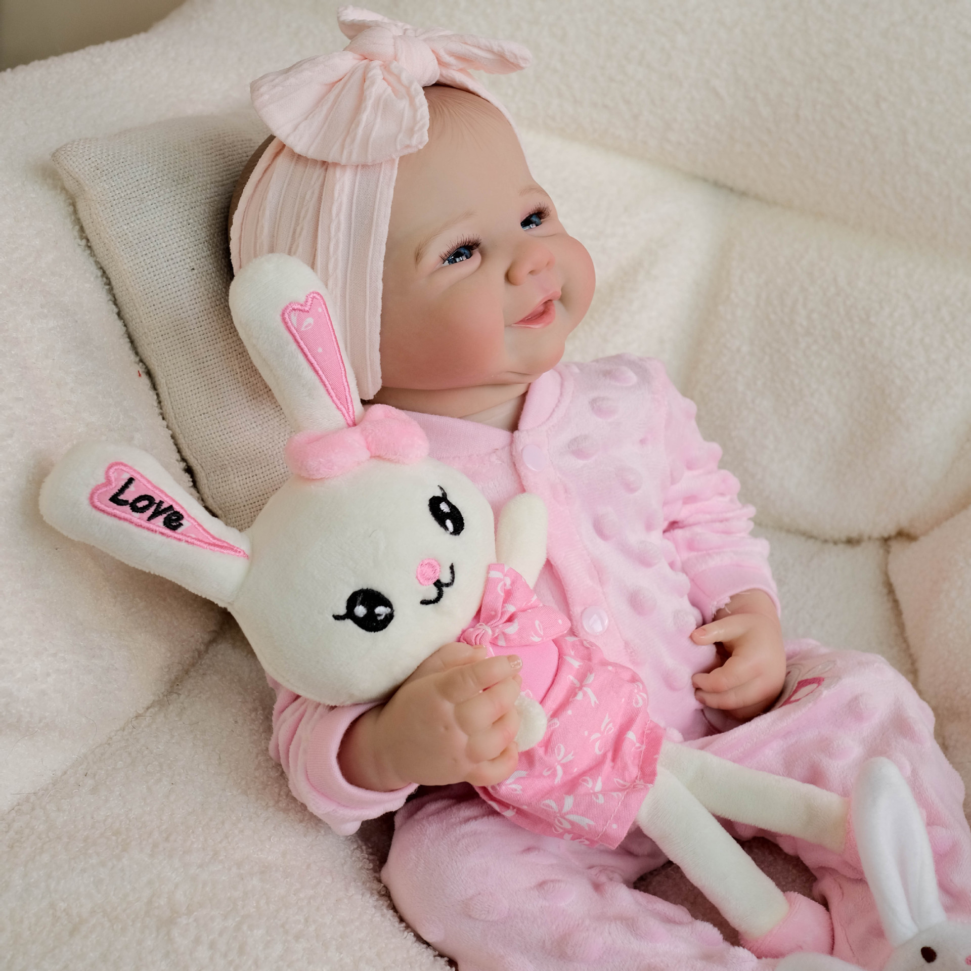 NPK 19 pulgadas rosa conejo mono pantalones simulación muñeca vivienne regalo de vacaciones para niños