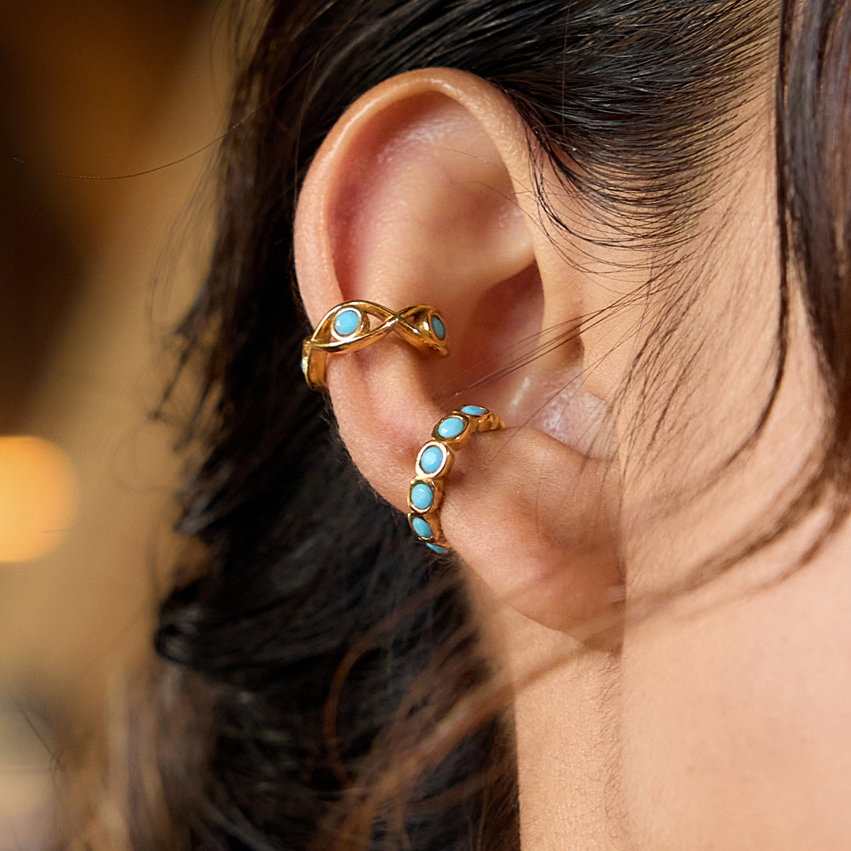 Wanxing Europa y los Estados Unidos Blue Pine Ear Clips Mujeres Retro No Ear Hole Diseño Earplants de acero de titanio de oro 18K