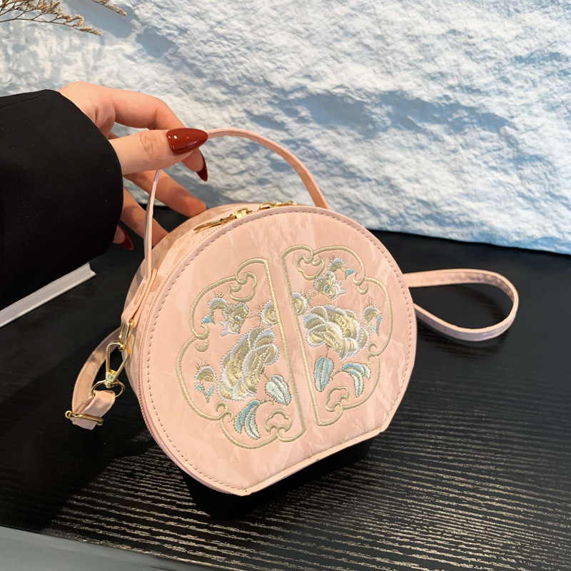 small bag 2024 new round bag retro ethnic style embroidered shoulder bag crossbody bag ladies round tote