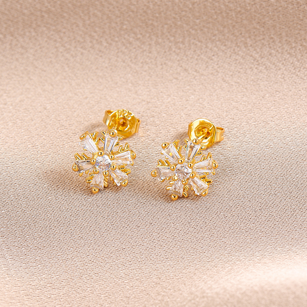 7g Weight Copper Ear Needle Material 18K Gold Plated Plating Material Zircon Inlay Material Ear Studs Classification 1 Piece Quantity Daily Occasion Copper Material Geometric, Heart Shape, Crown Pattern All Seasons Season Women's Gender Inlay Design Sweet Style 1 Piece Sweet Geometric Heart Shape Crown Inlay Copper Zircon 18K Gold Plated Ear Studs 14