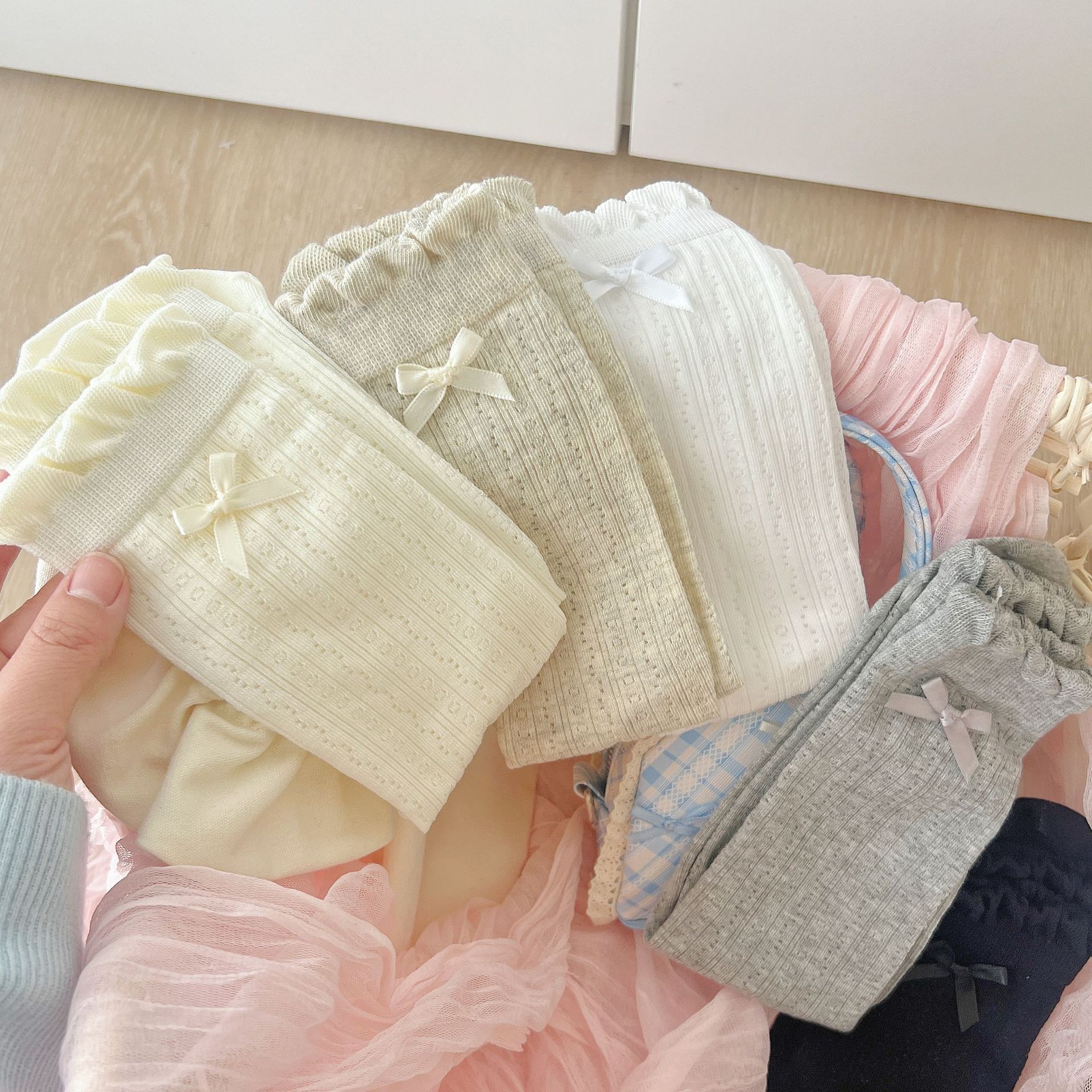 女性用リボンソックス、ハイエンドインミッドカーフソックス、無地抗菌吸汗性産後ソックス、純粋なトレンディソックス、綿ボンレス