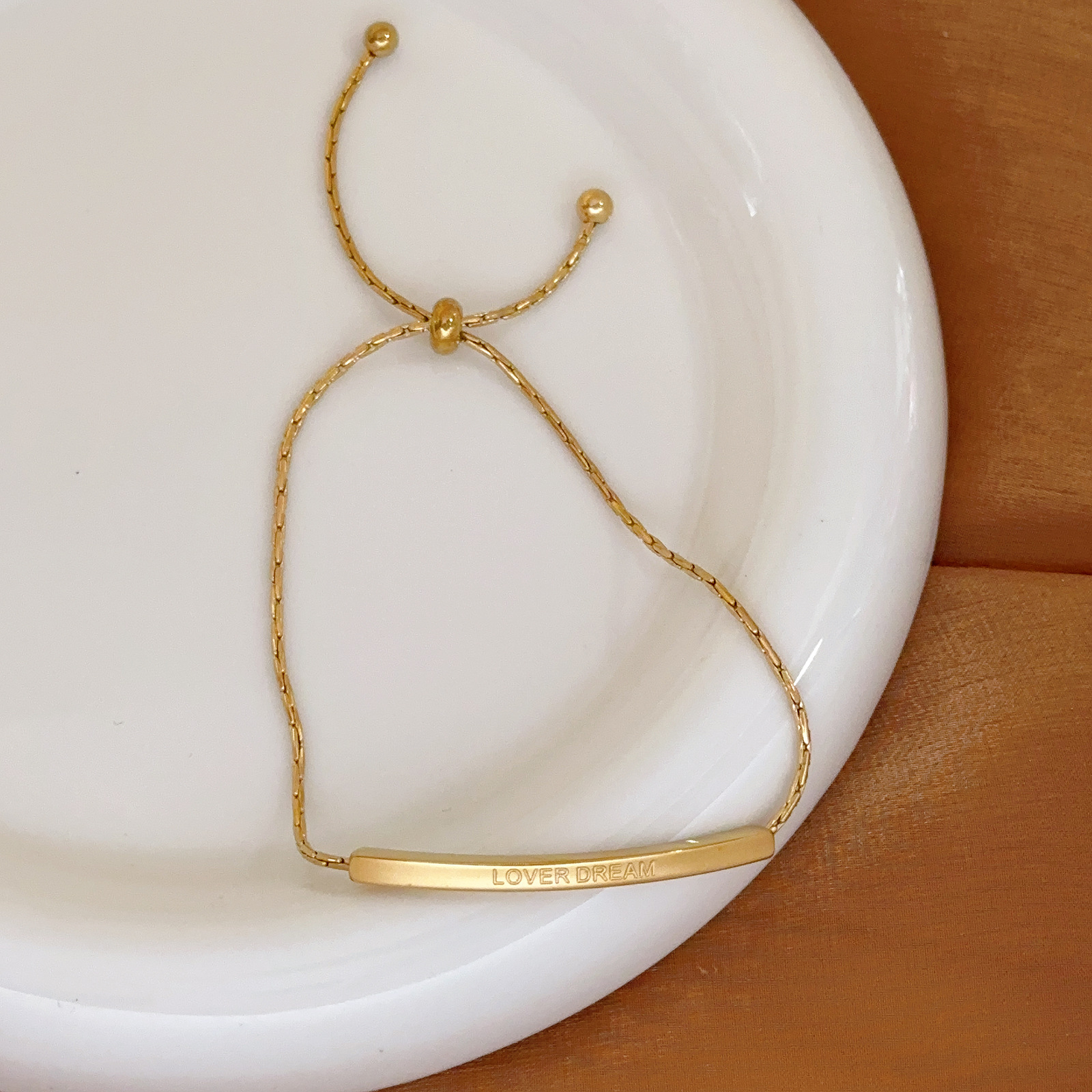 Pulsera de dibujo ins moda oro love letras marea todo fósforo temperamento exquisito conjunto de collar de acero de titanio ajustable image 3