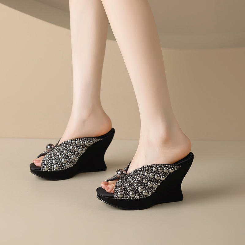 Sandal cao gót nữ đế xuồng 9cm quai ngang đính cườm ngọc trai — Màu đen, Màu trắng sữa