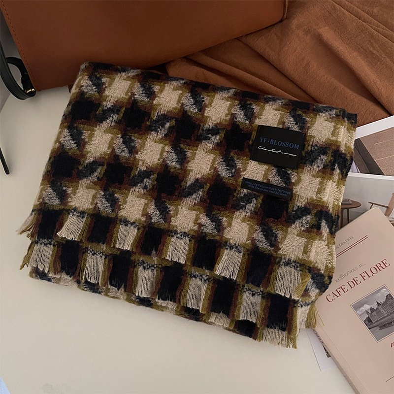 Temperamento Sciarpa scozzese Thousand Bird Inverno Ragazze 2023 Nuova versione coreana avanzata Scialle Collana Coppia Stile maschile_voghion.com