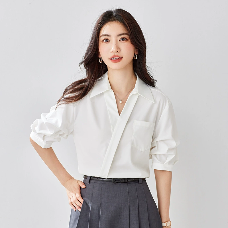 Рубашка женская с короткими рукавами 2025 Новый французский стиль нишевые дизайн темпераментный минус V-образный топ