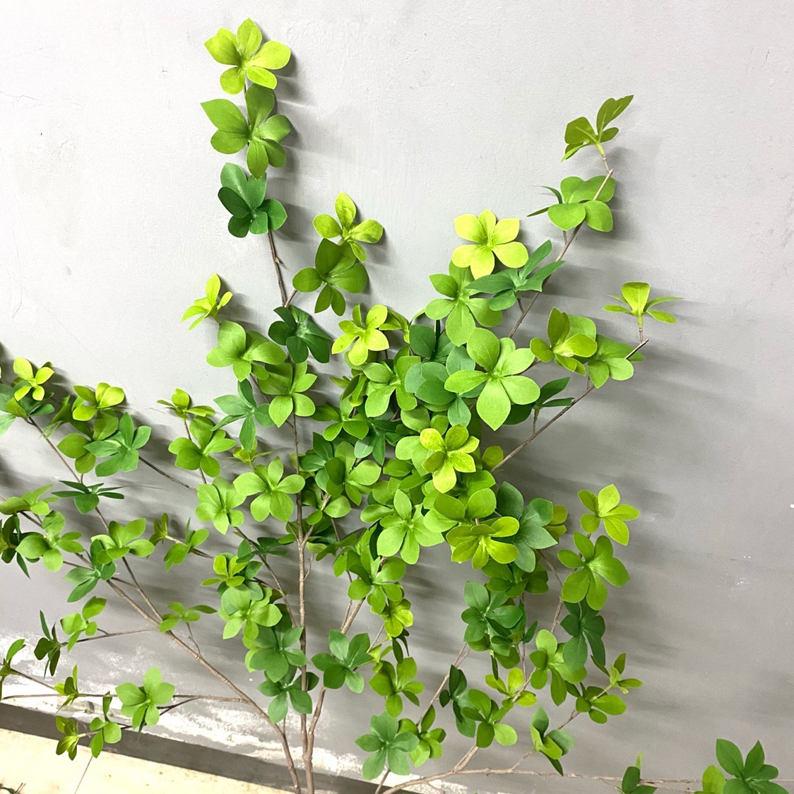 Artificial japonés borracho madera campana hoja árbol artificial sola gran rama planta verde planta maceta recepción ventana Decoración