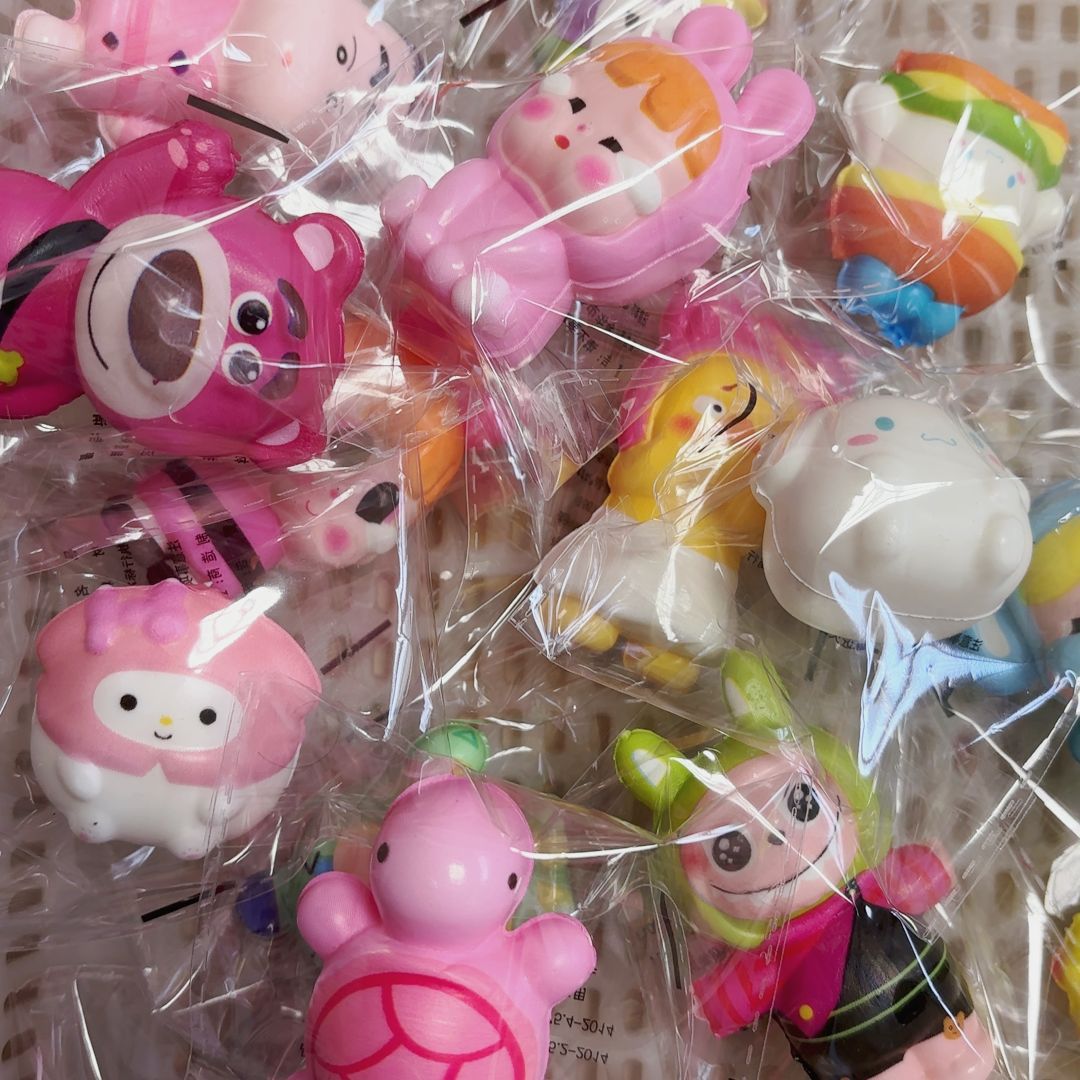 무작위 젖은 부드러운 동물 만화 느린 리바운드