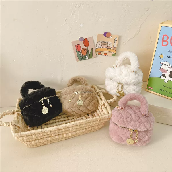 Autumn and Winter new children's plush bag Korean style girls' popular chain crossbody handbag Internet celebrity accessories coin purse