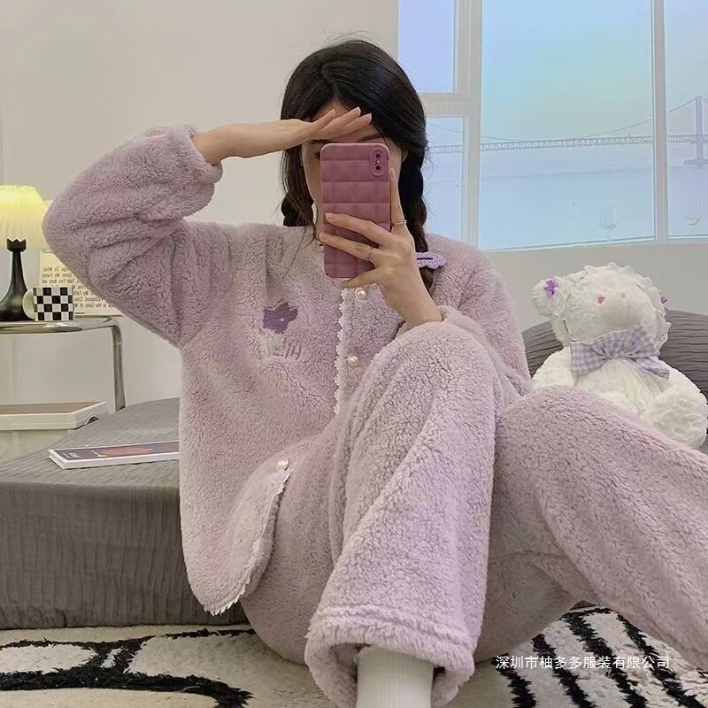Off-Season Coral Velvet Pajamas for Women, Medium-Thick Winter Pajamas, Autumn Round Neck, Sweet and Good-Looking, Can Be Worn Outside, Light Purple