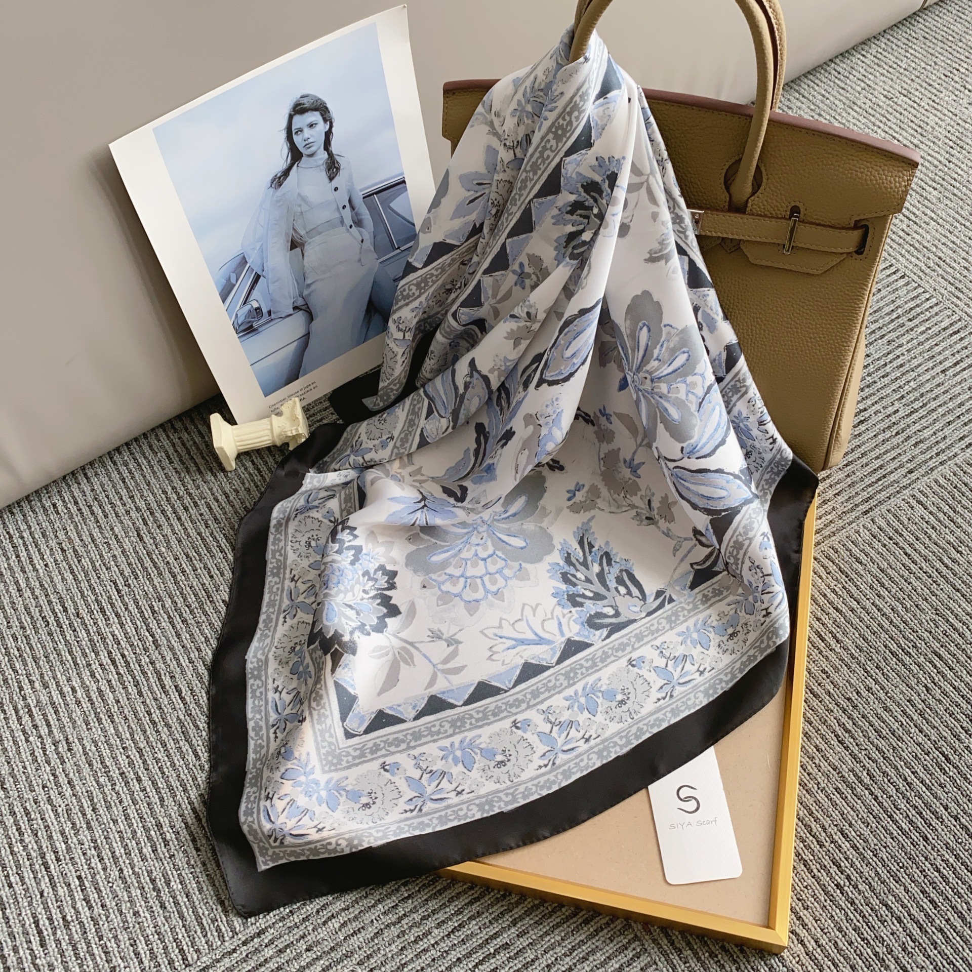 Pañuelo de seda bufanda cuadrada de alto grado de seda artificial Impresión de letras 70 pequeña bufanda cuadrada moda simple satén bufanda profesional personalización