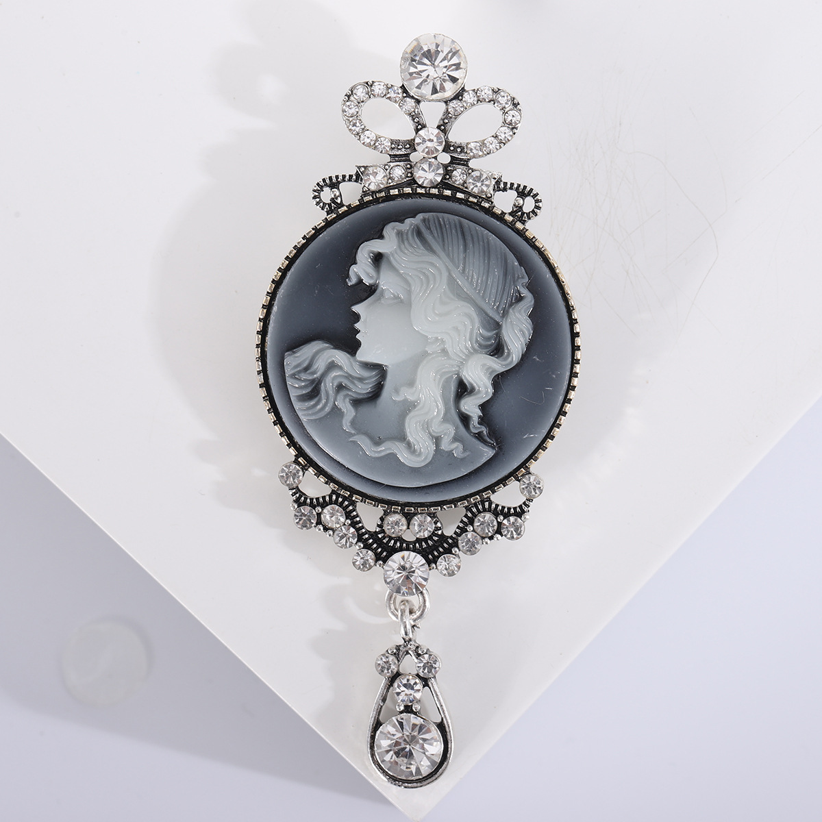 All Seasons Season Retro Pin Human Alloy Inlay Rhinestones Women's Brooches