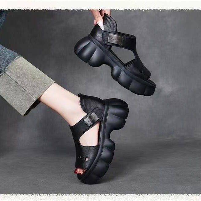 2026 verano sandalias romanas para mujeres nuevas retro velcro muffins de suela gruesa para aumentar la altura de las sandalias de cuero suave