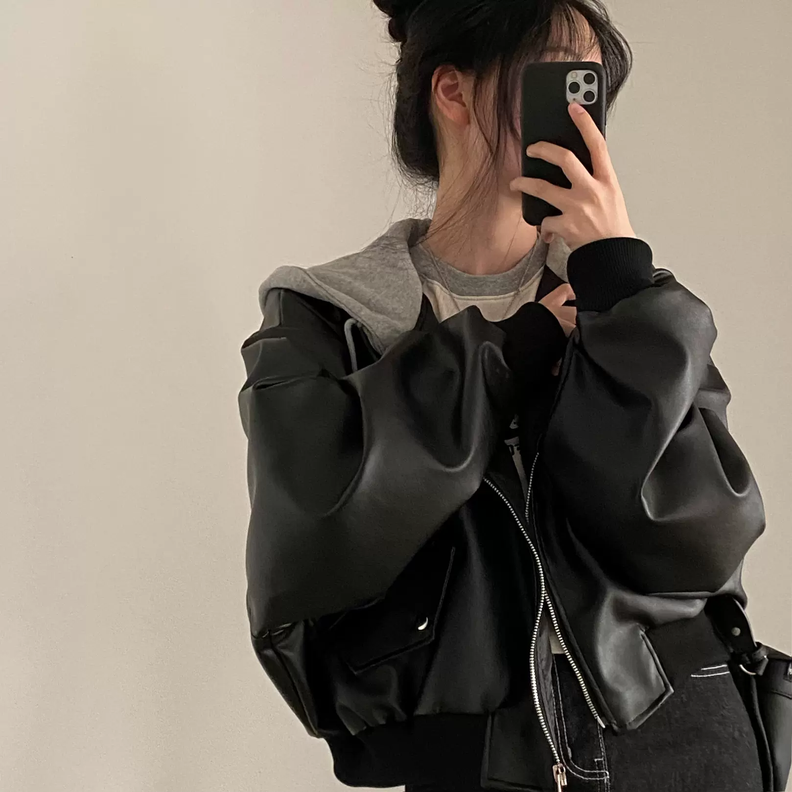 2025春秋新款拼色复古拉链口袋上衣宽松百搭假两件连帽皮衣外套女