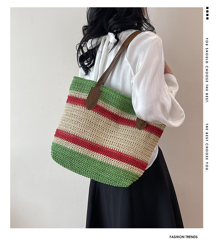 Wholesale of new straw woven bags for Spring 2025, large-capacity cross-border trendy and fashionable tote bags, casual commuting underarm bags Application Scenario