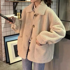 小香風は子羊の毛をまねて保温コートを厚くします。