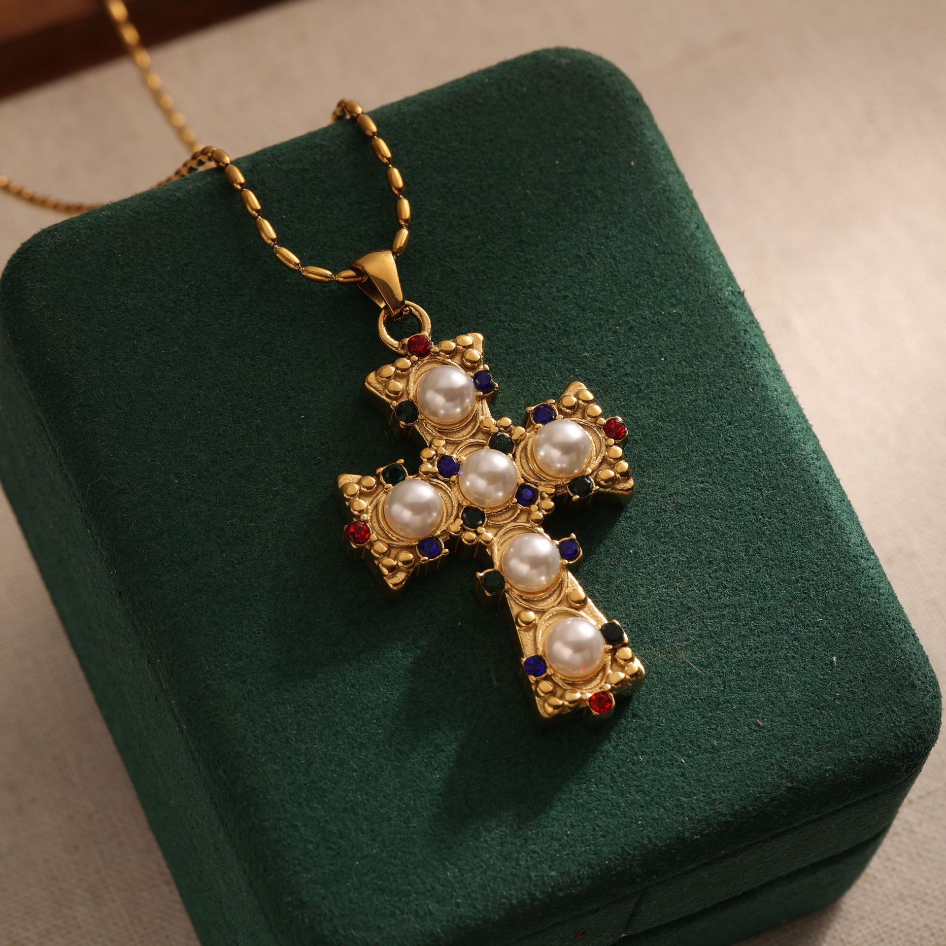 TENA Europa y los Estados Unidos cruzados pendientes de perla de zircón INS diseño delicado galvanizado 18K joyas de collar de oro