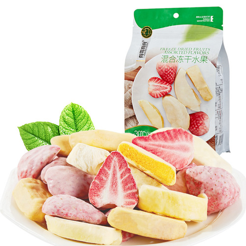 Zero-waste, freeze-dried durian, strawberry chips, mixed mango slices, and assorted dried fruits—perfect office-friendly, trendy casual snacks available for wholesale.