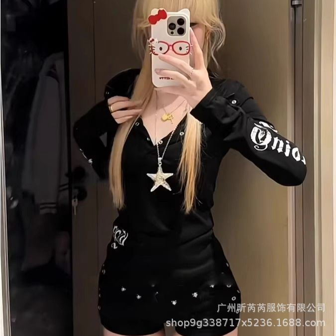 American Street Gothic Sexy Style Hooded V-Neck Long-Sleeved Thin Top for Women Summer Printed Sun Protection Blouse for Trendy Women