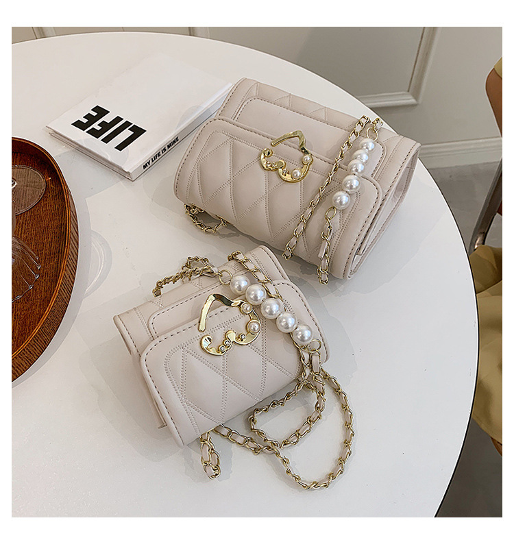 Wholesale Heart-shaped Buckle Messenger Shoulder Small Square Bag Nihaojewelry display picture 172