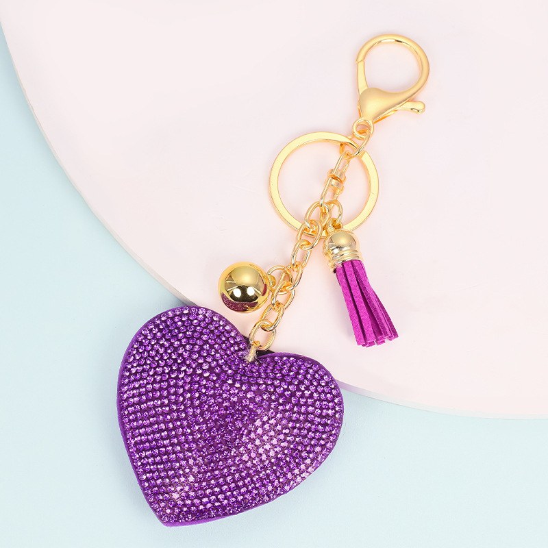 Venta caliente transfronteriza terciopelo coreano diamante color sólido amor corazón pelo bola llavero colgante bolso de las mujeres accesorios personalización