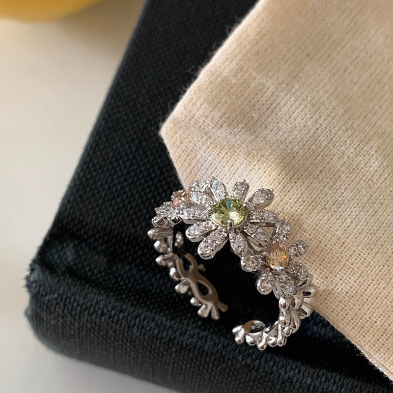 Midsummer Flower Temperament Exquisite Full Diamond Craft High-grade Sense Shimmering Zircon Flowers All-match Small Fresh Ring for Women