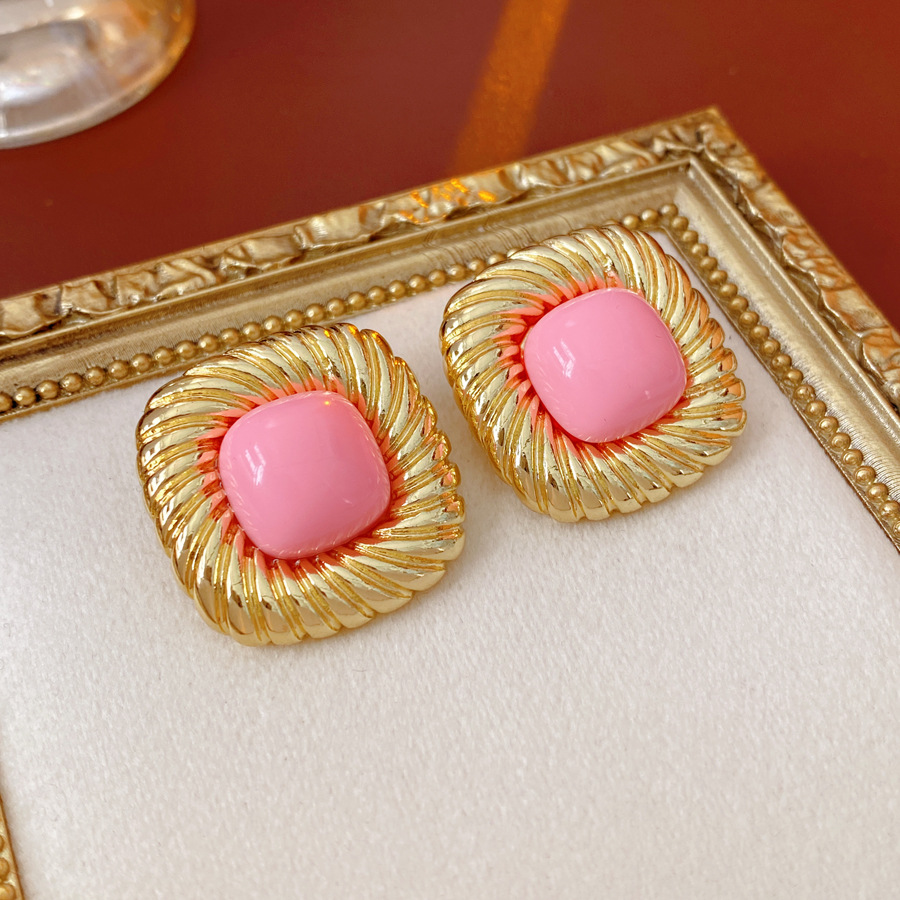Medieval vintage aguja de plata cuadrada torsión pendientes de moda retro universal pendientes de diseño sensación de orejas pequeñas para mujeres