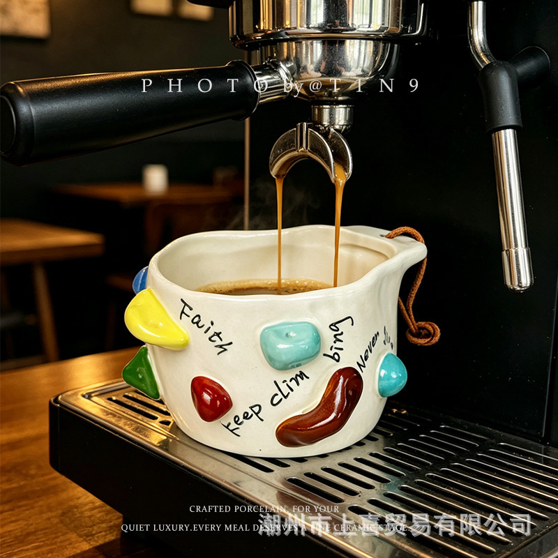 Creative rock-climbing cup, unique and beautiful coffee cup with a distinctive design, niche ceramic latte art coffee cup, hand-held cup