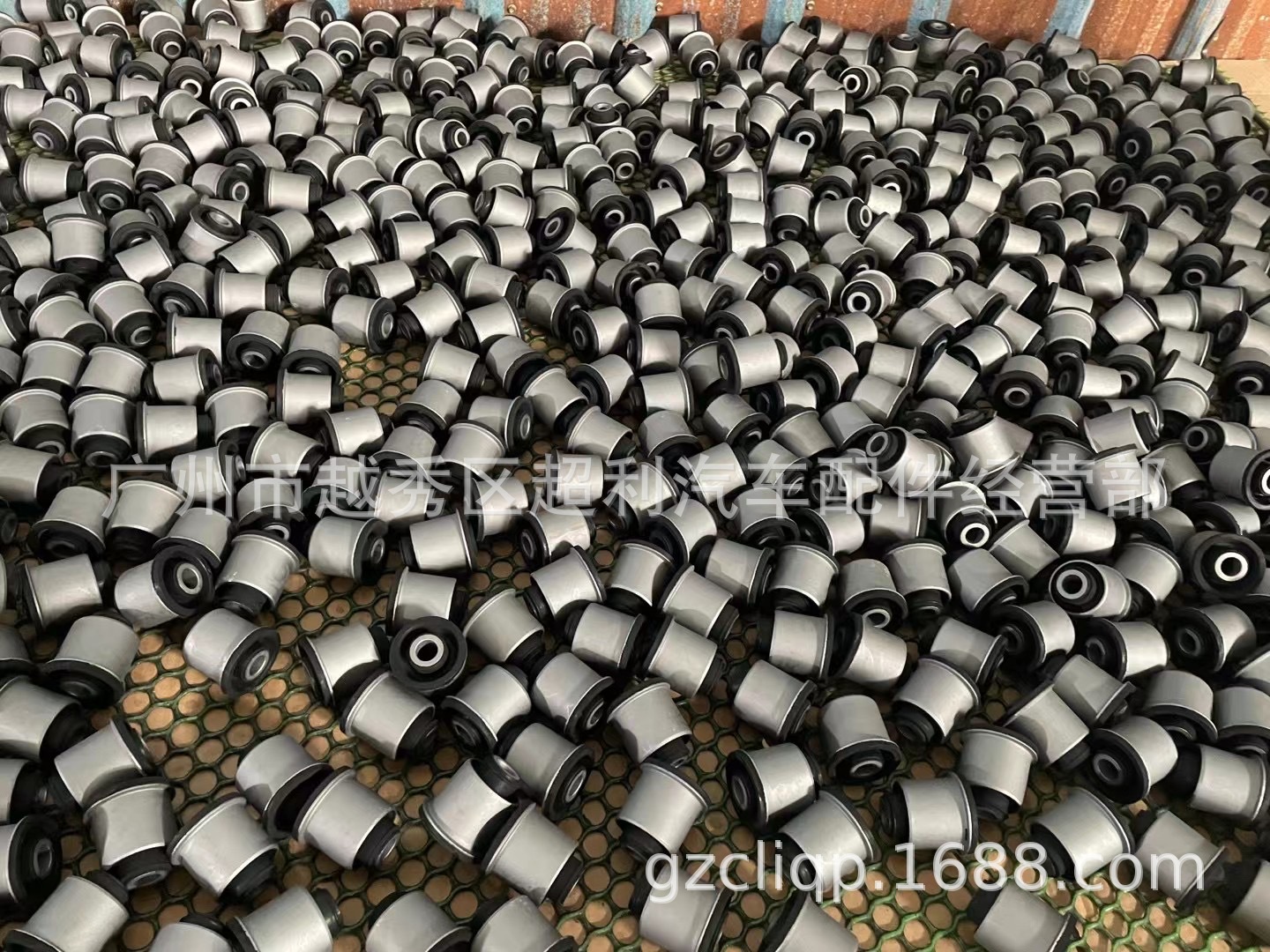 Applicable to 90903-89012 90903-89016 VZJ95 TRJ120 UZJ100 shock absorber front rubber sleeve
