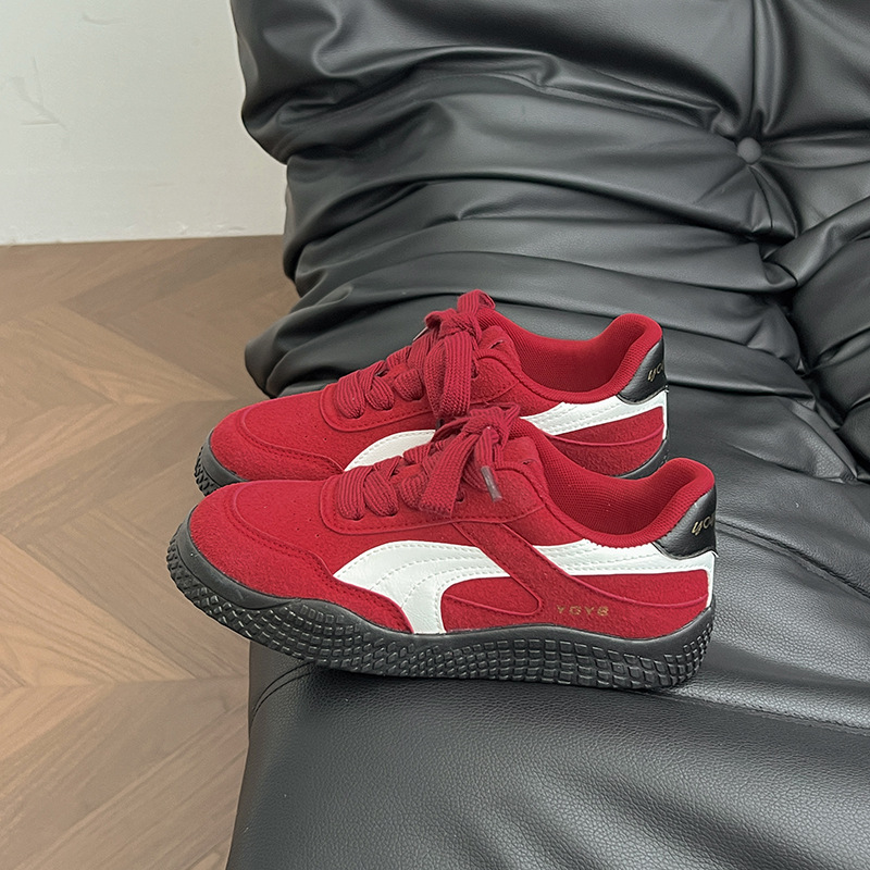 Zapatos de moda de ondas distantes de primavera y otoño de 2025, zapatos blancos de cabeza redonda para mujeres, zapatos de estudiantes casuales para mujeres.