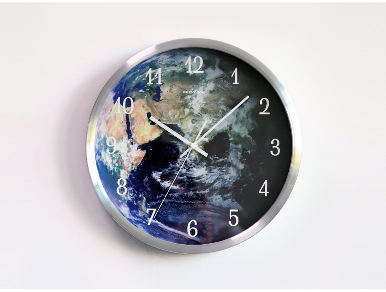 (地球款)12寸声控夜光金属挂钟_12.jpg
