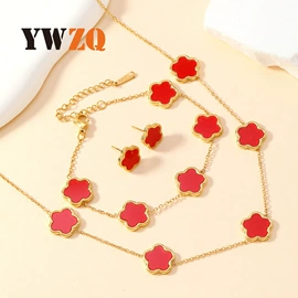 戒指;吊坠;手镯