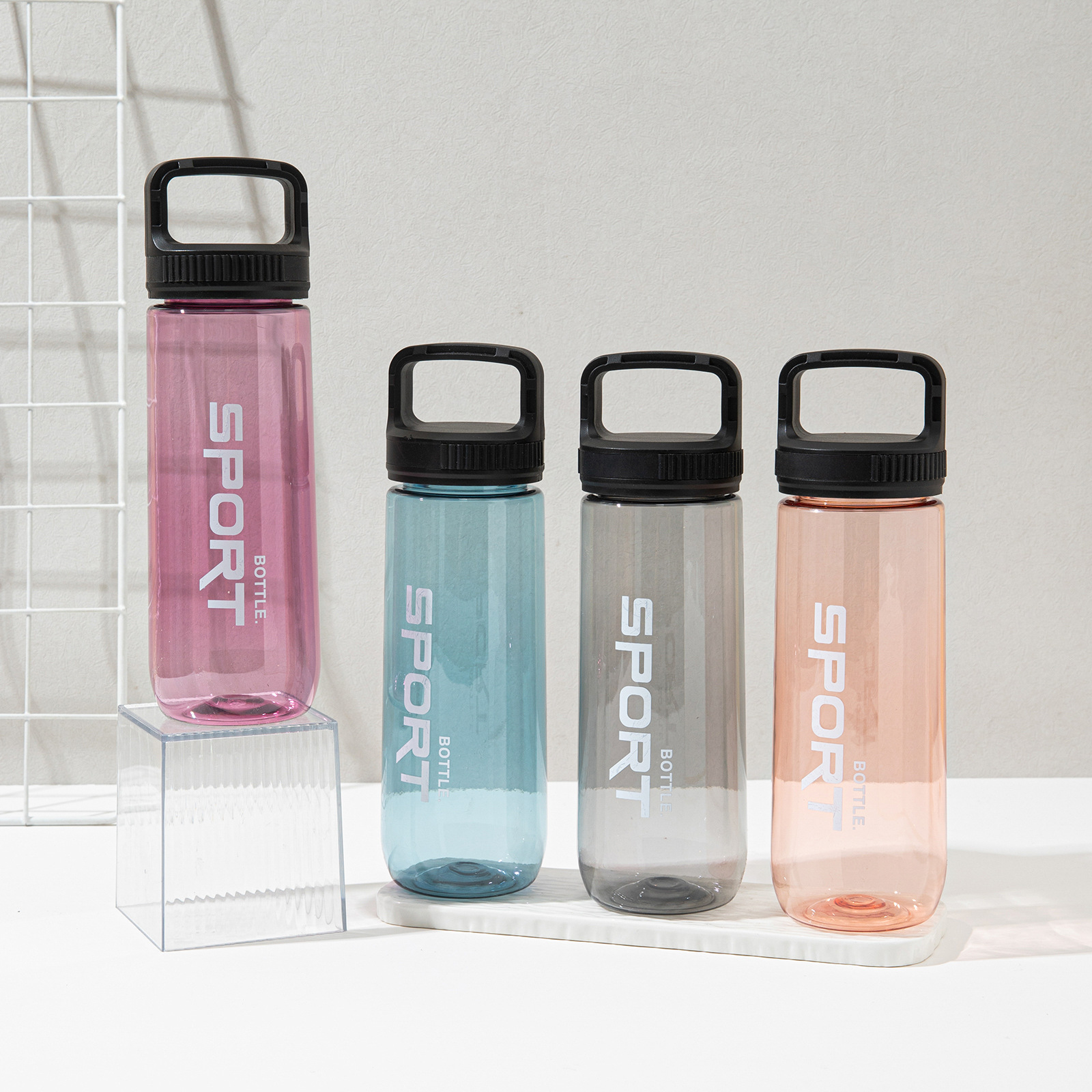 Nueva botella de agua de plástico para deportes de gran capacidad para estudiantes varones hervidor de fitness resistente a altas temperaturas taza de espacio al aire libre portátil de verano