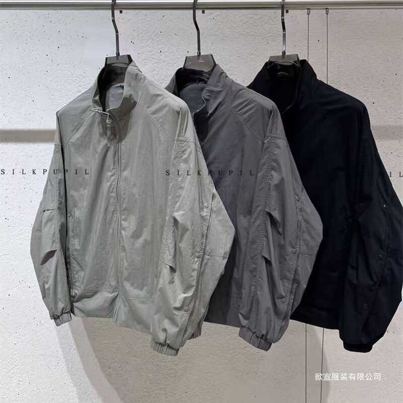 Designer deconstructed Japanese-style stand-up collar breathable thin top, 2026 spring/summer new collection, solid-color men's jacket
