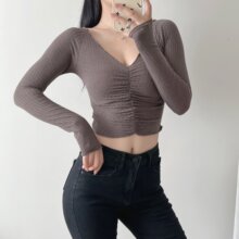 �ļ��¿�ŷ��Ůװʱ�д�ɫV��������ͷ����T������C74517