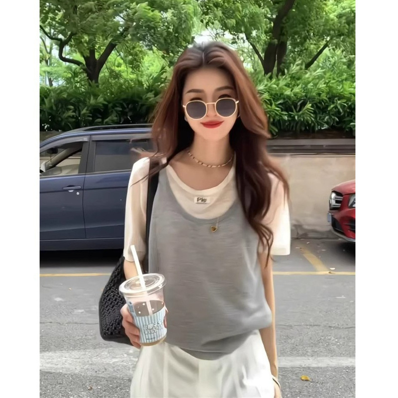 Korean Chic Chic Design Knitted Short-Sleeved T-Shirt for Women in Summer, Unique and Super Nice Fake Two-Piece Top