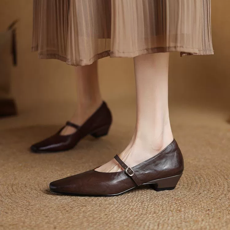 Одиночная обувь леди Мэри Джейн квадратная голова с неглубоким ртом с низким толстыми каблуками 2024 новая весна и осень зима французский ретро черный коричневый