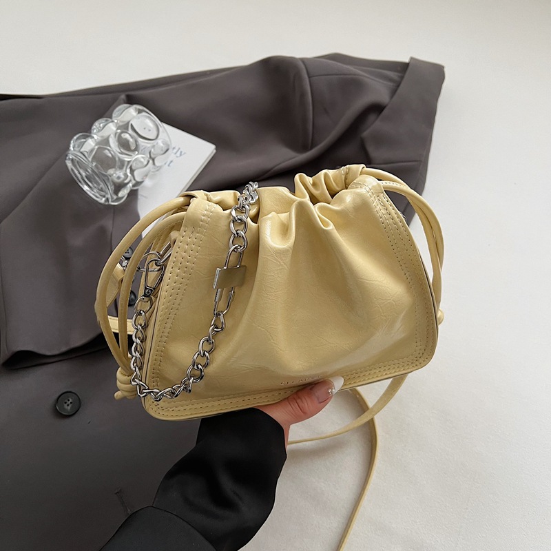 Super Popular Pleated Drawstring Bucket Bag for Women 2025 Summer Style Versatile Pure Color Texture Chain Shoulder Crossbody Bag